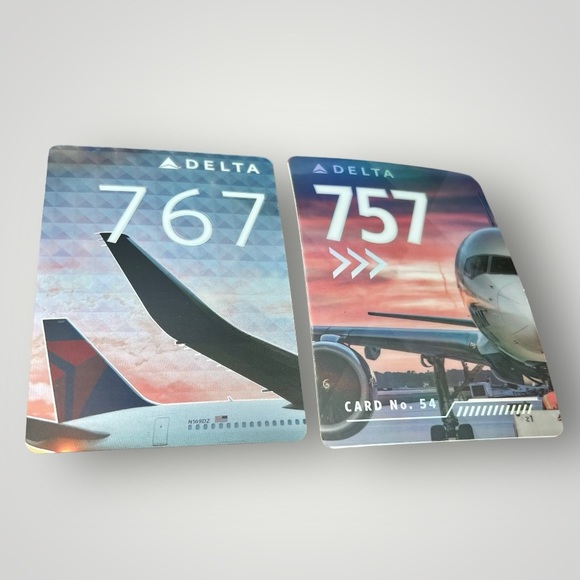 Delta Airlines Pilot Trading Cards Boeing 757-300 & B767-300ER Set Of 2 New - Picture 1 of 12